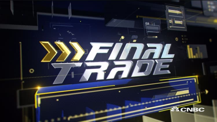 "Fast Money" final trades: T, TWTR and more