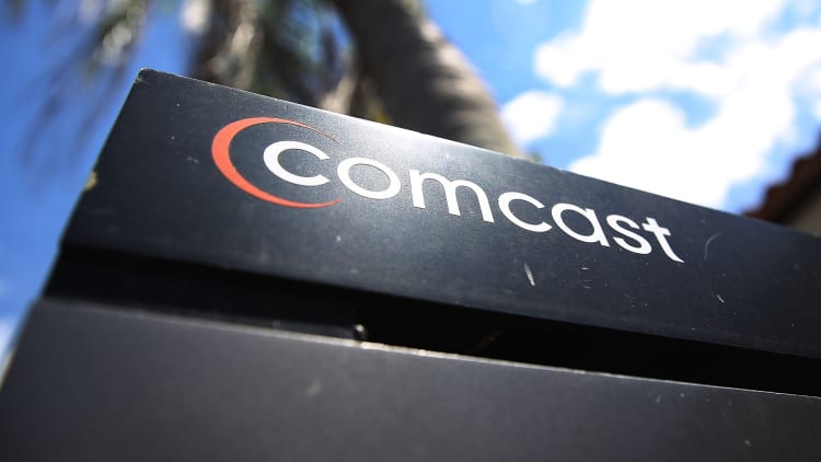Comcast to formalize Fox bid on Wednesday if AT&T-Time Warner is approved