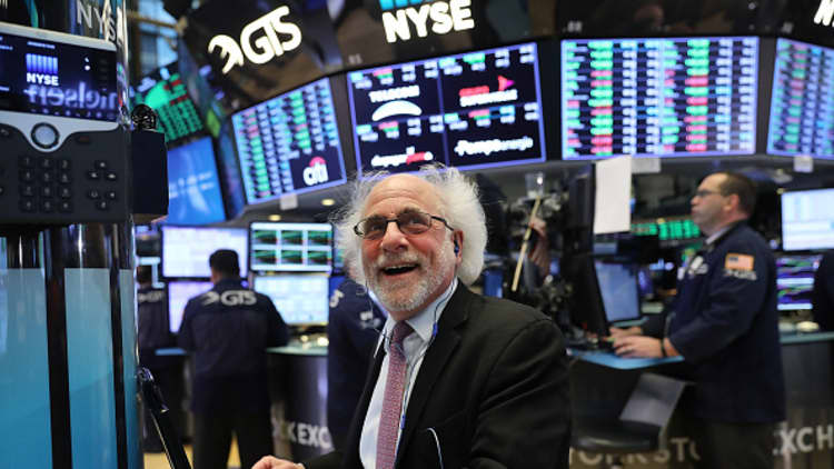 Stocks will be up less than earnings this year, says strategist