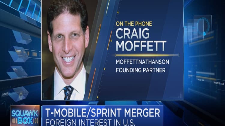 T-Mobile-Sprint deal has ’50-50’ chance for approval, says Craig Moffett