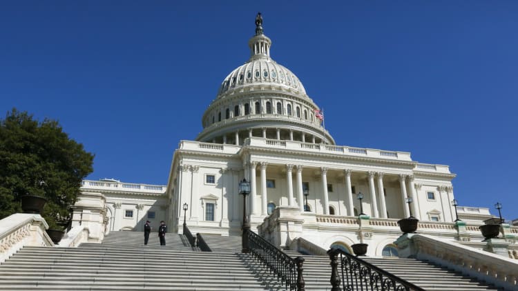 Senators seek to force Congressional approval for tariffs