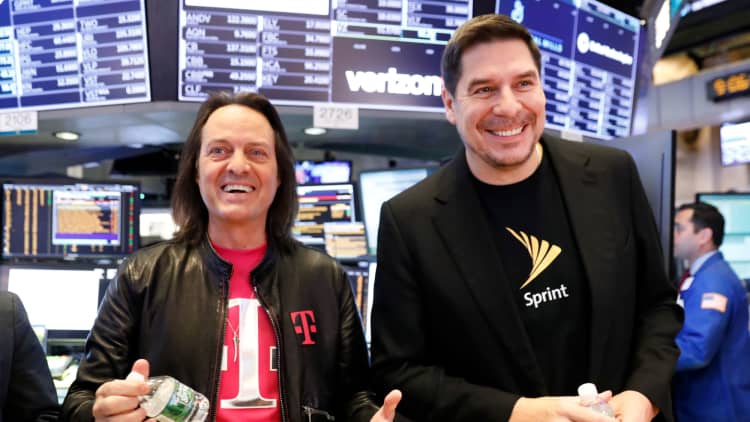 DOJ clears merger between T-Mobile US and Sprint. Dish to get prepaid business, spectrum