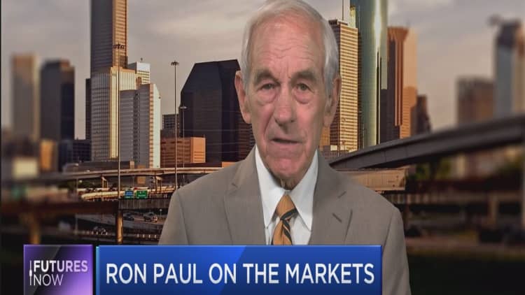 Ron Paul issues fresh market meltdown warning, says owning gold is key as risks build
