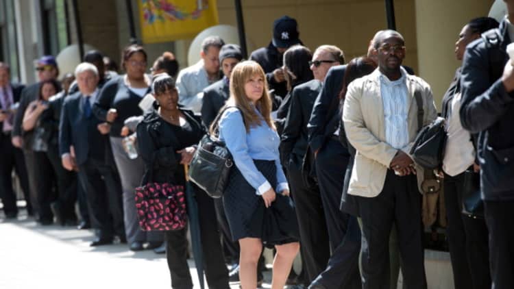 Unemployment rate drops to 3.9% in April