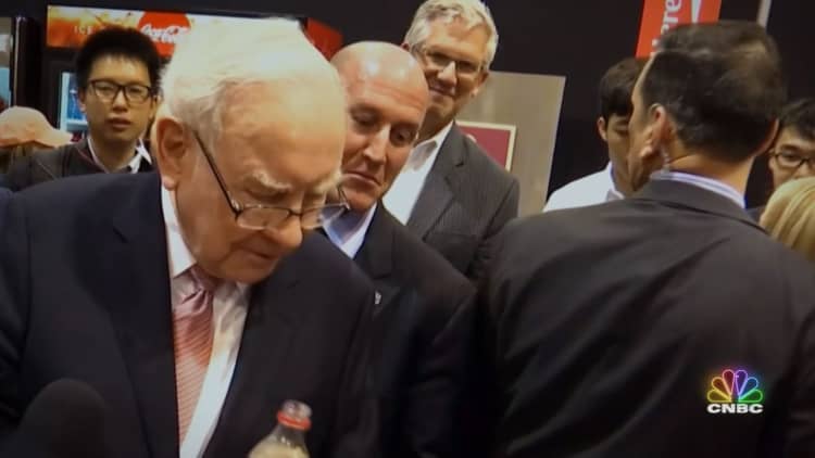 Warren Buffett and Ndamukong Suh: An unlikely friendship