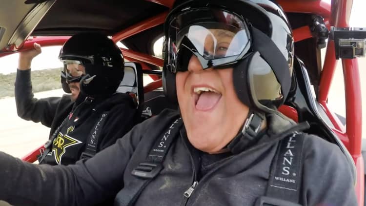 Jay gets down and dirty on an all new Jay Leno's Garage