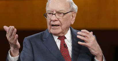 Buffett says 'never bet against America' in letter noting company's U.S. assets
