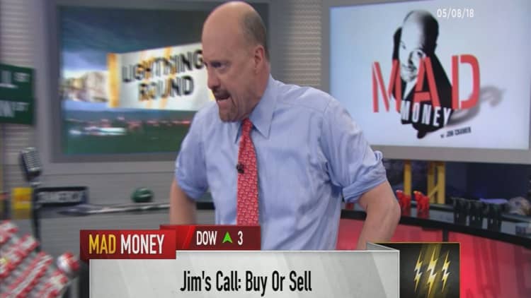Cramer's lightning round: Philip Morris could be a 'value trap' with the rise of Juul