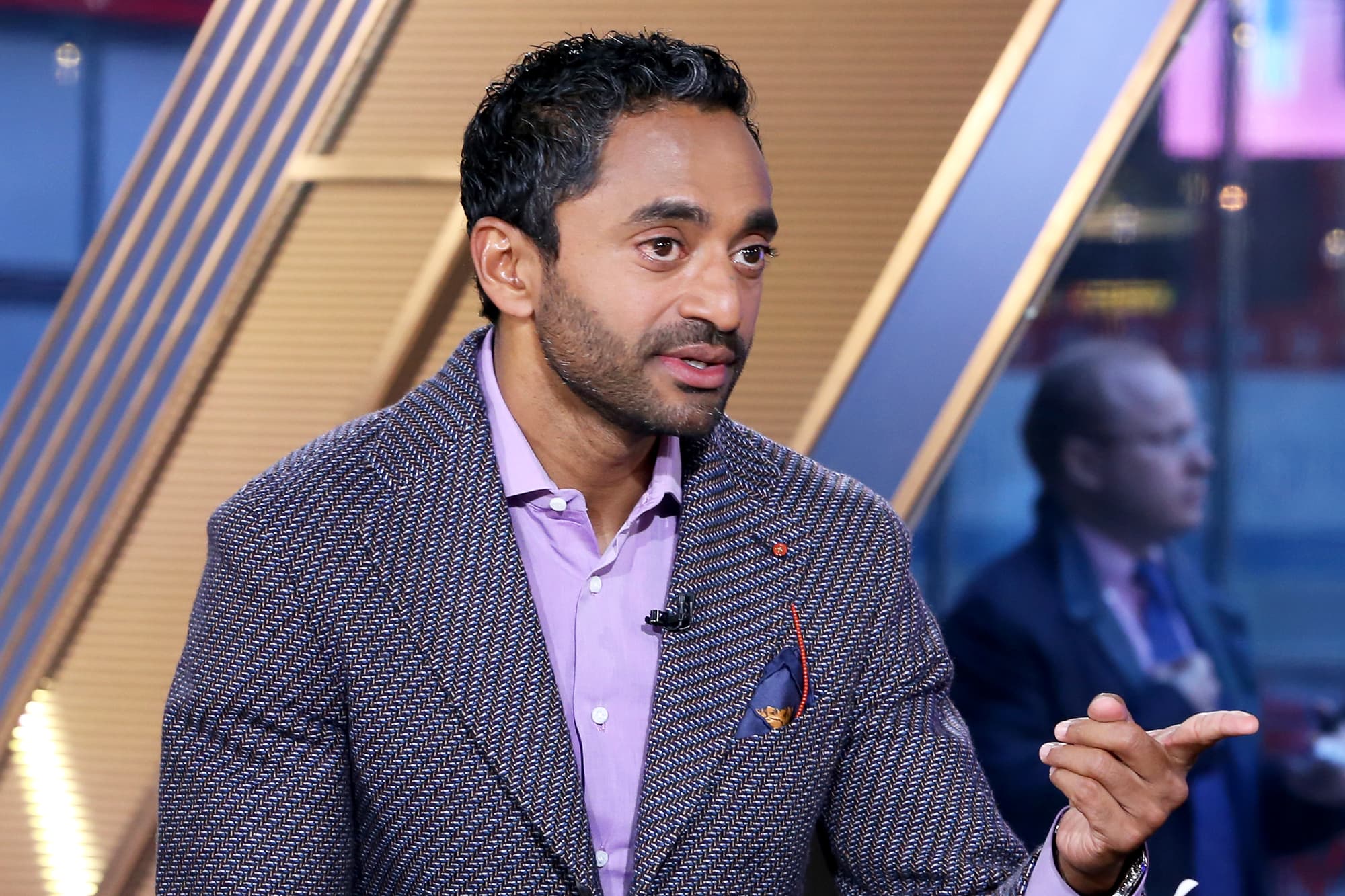 Chamath Palihapitiya rips airlines again and calls for more money to consumers and small businesses - CNBC