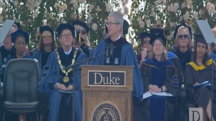Apple CEO touts privacy at Duke commencement speech