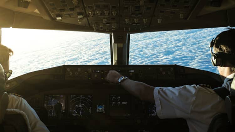 Former Continental CEO on airline pilot shortage