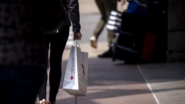 Brick and mortar retailers are catching up to online retailers: Analyst