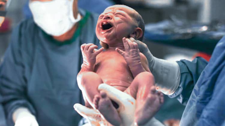 US births hit lowest number since 1987