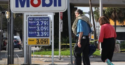 Average US price of gas drops 8 cents per gallon to $2.85