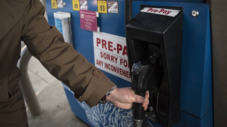 Gas prices accelerate ahead of peak summer driving season