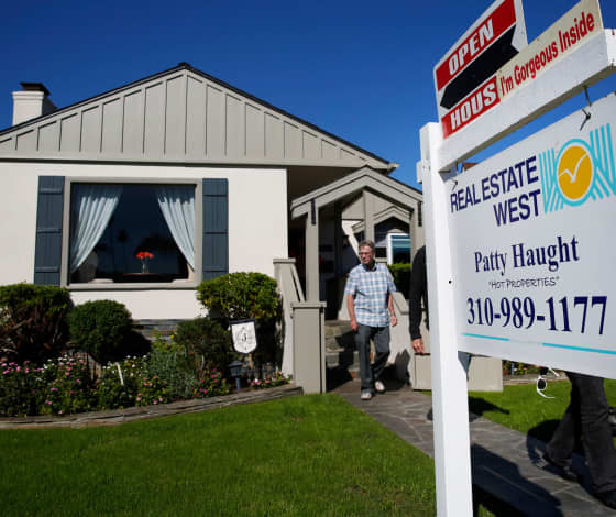 Homebuyer mortgage demand spikes 33% as rates set another record low