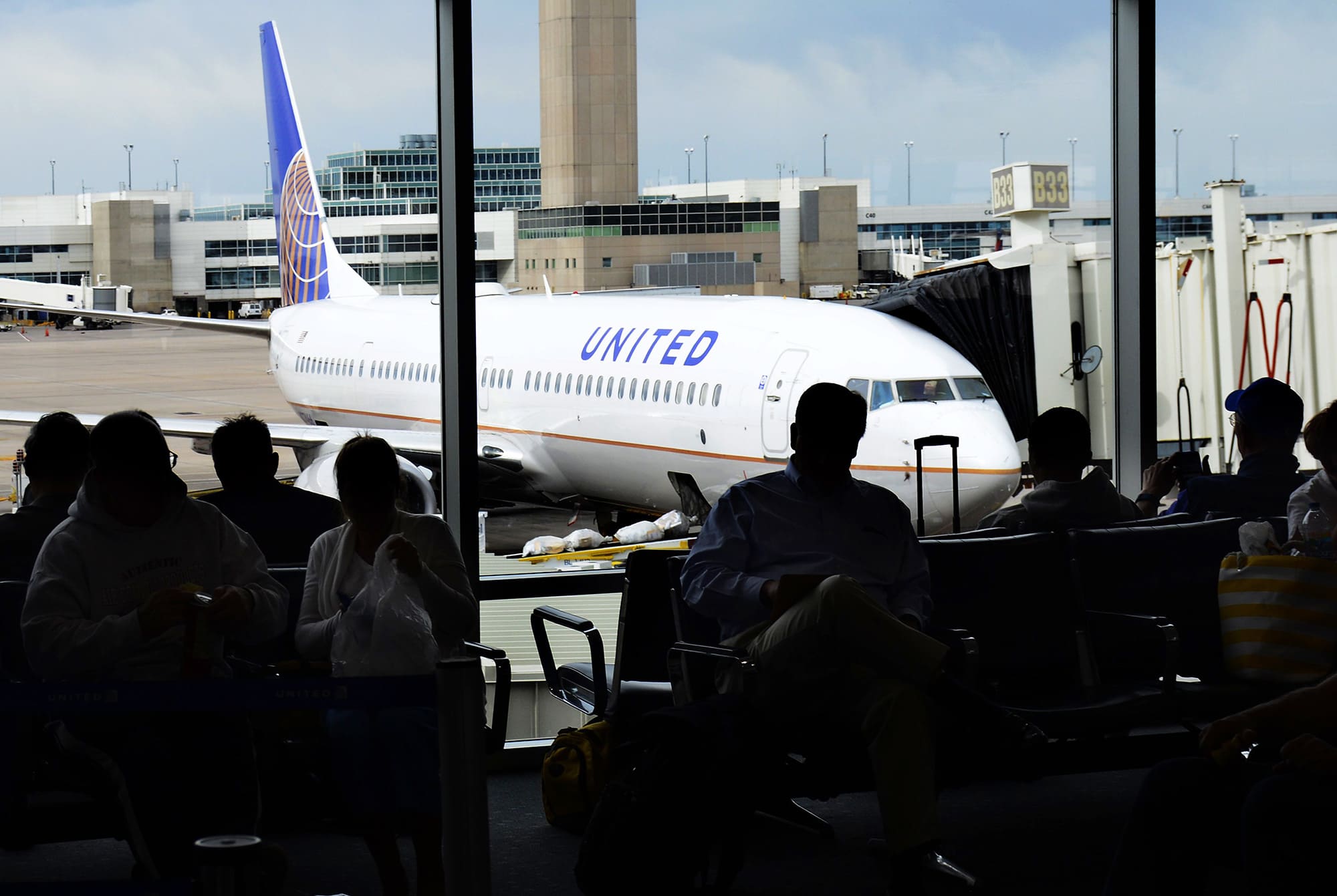 United Airlines begins bus service directly to Colorado ski slopes from Denver