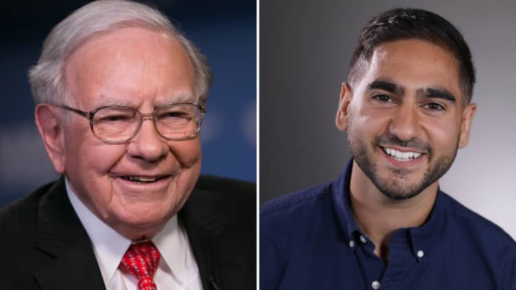 This 25-year-old learned a tough business lesson from Warren Buffett