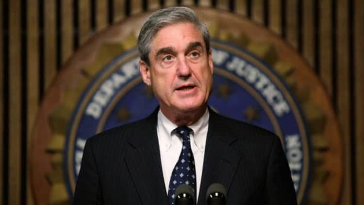 Mueller wants witnesses' personal phones inspected, say sources