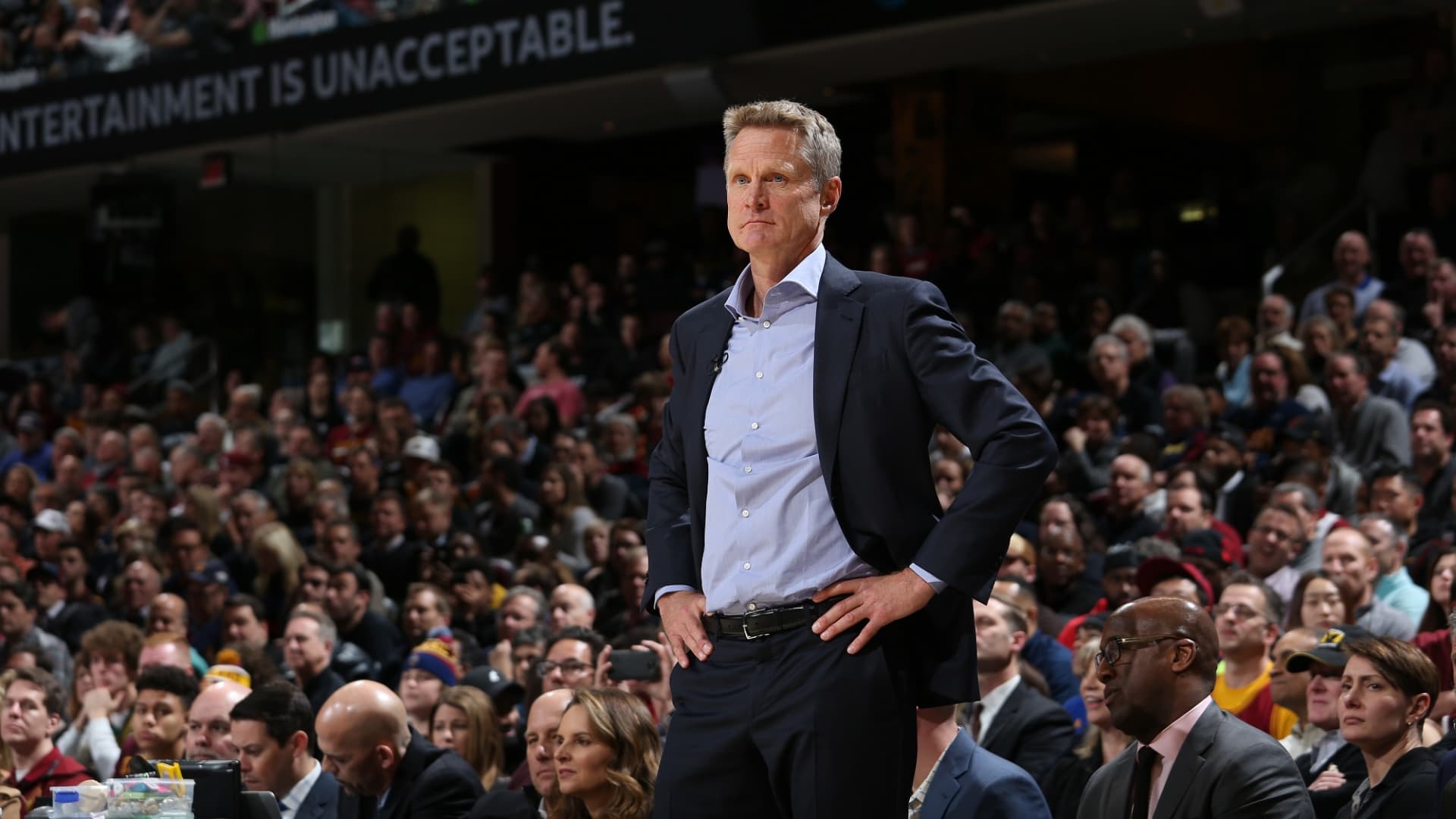 Warriors coach Steve Kerr angrily condemns senators for inaction on guns after T..