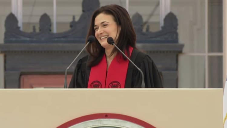 Sheryl Sandberg addresses Facebook issues at MIT commencement