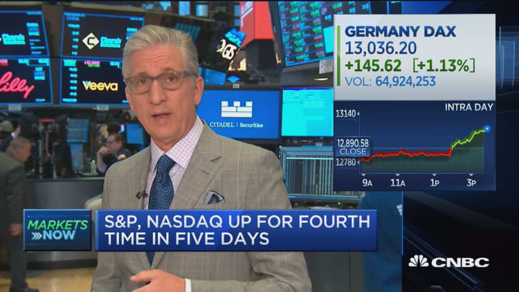 Nasdaq, S&P up for fourth time in five days