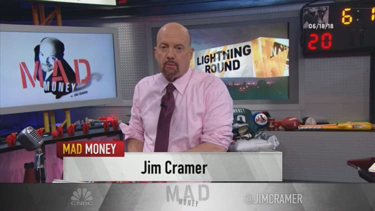 Cramer's lightning round: Medical device stocks tend to win big