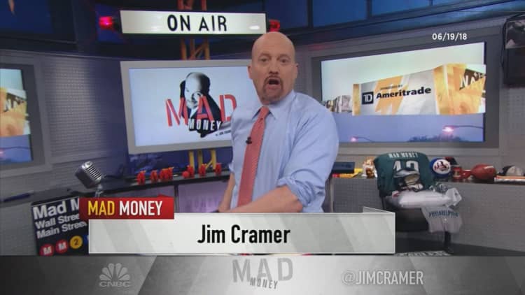 Cramer's lightning round: GE's CEO was dealt 'one of the worst hands that anyone’s ever been given'