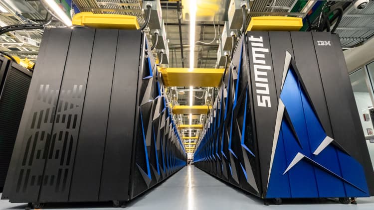 The United States just built the world's fastest supercomputer