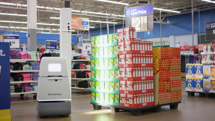 This robot is making sure grocery shelves are always stocked