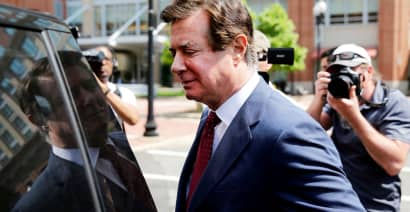 Former Trump campaign chief Paul Manafort agrees to cooperate with Mueller