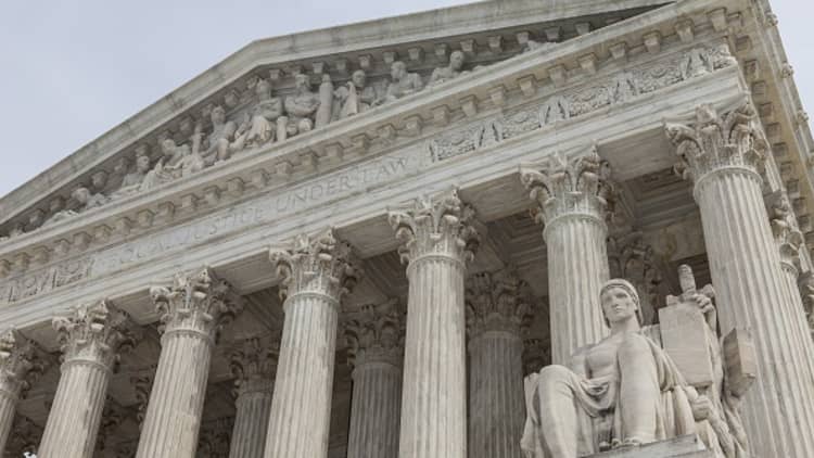 Supreme Court rules for government non-union workers