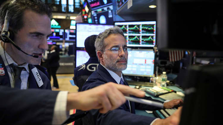 Financial sector snaps 13-day losing streak