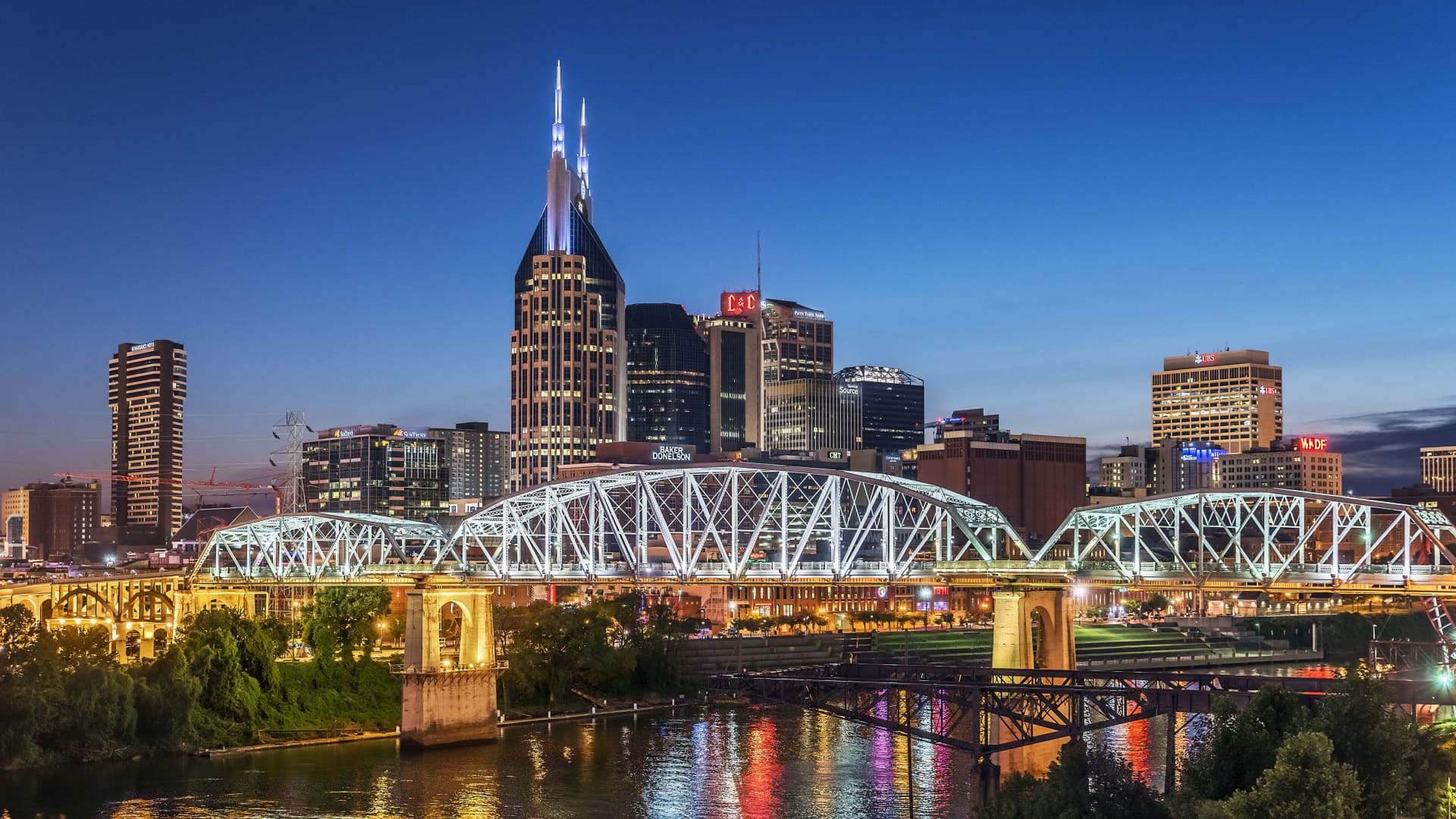 Nashville added nearly 100 new residents per day in 2022. Here's why people are moving to Music City