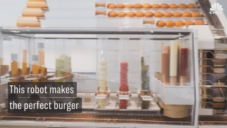 This robot makes cooked-to-order burgers in 5 minutes