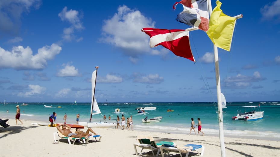 Caribbean islands and beaches that are cheap for summer travel