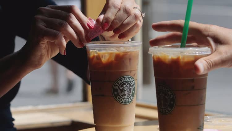 Starbucks Replacing Plastic Straws w/ Strawless Lids