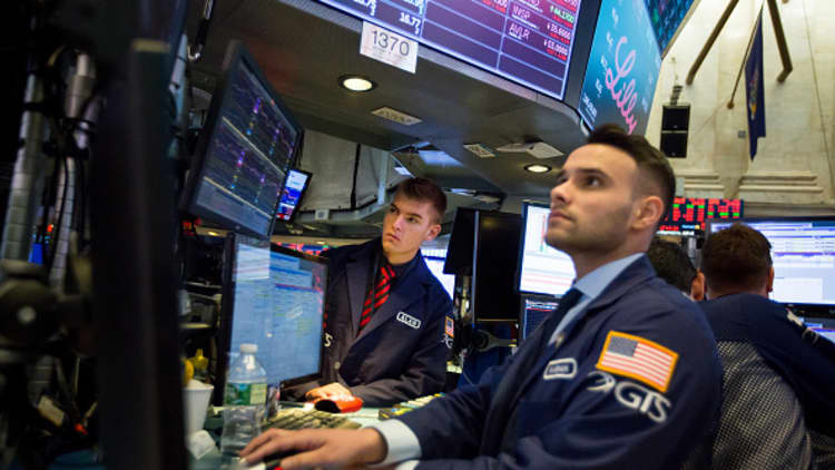 Stocks on pace for summer comeback? Experts weigh in