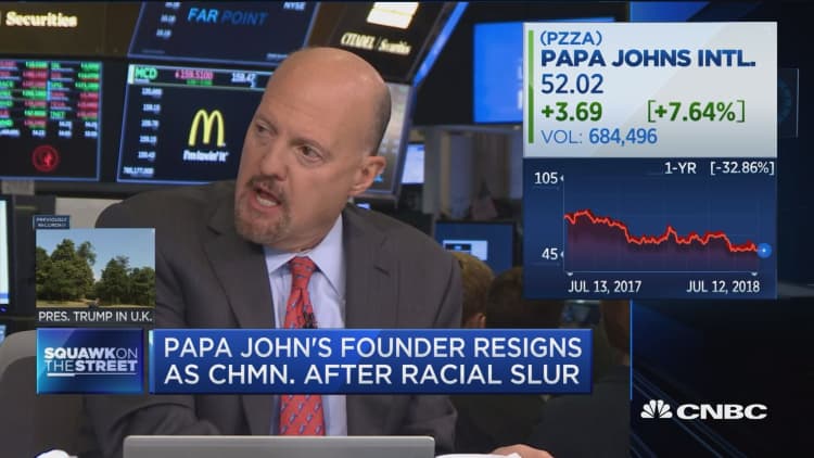 Cramer: Pizza execs say Papa John’s is ‘falling apart’