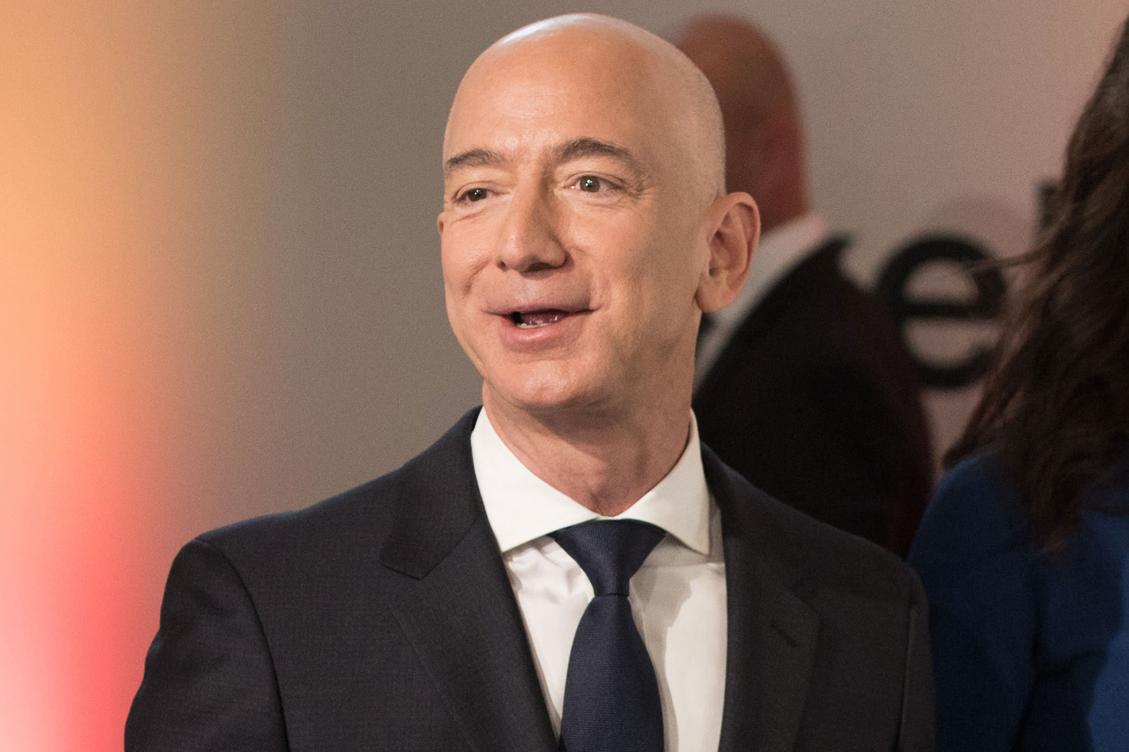 Richest Man In The World 2023 Jeff Bezos Girlfriend Images PELAJARAN