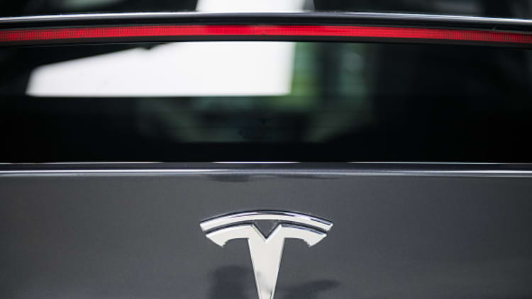 Tesla asks suppliers for cash back: WSJ