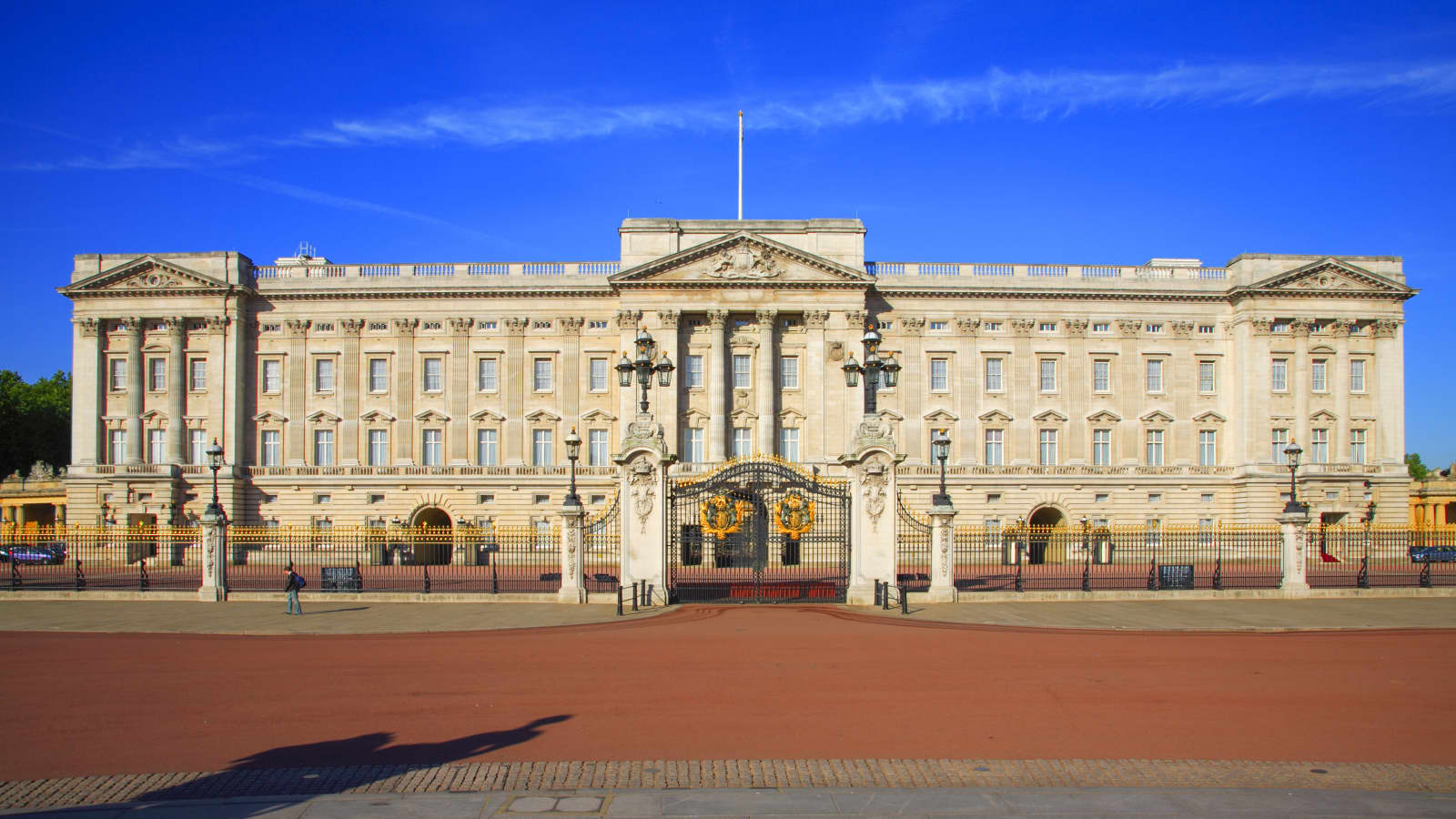 Buckingham Palace Is Hiring A Chef The Salary Might Surprise You