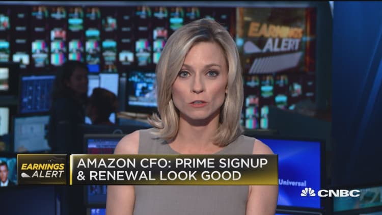 Amazon CFO briefs media on big earnings beat