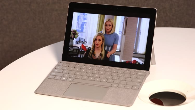 Microsoft Surface Go es una buena computadora, pero una tableta realmente mala