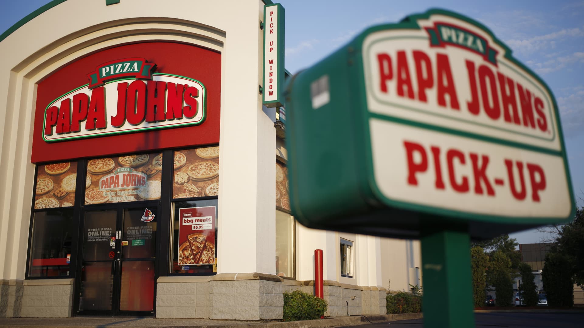 It's been a challenging year for Papa John's. 