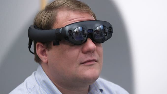 105381089 1533655789970magic leap 2 - RACE TO REPLACE IPHONES WITH GLASSES
