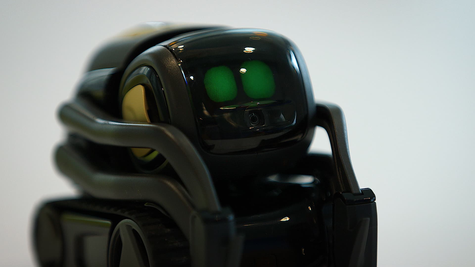 Anki home robot Vector is like Amazon Alexa — but cuter