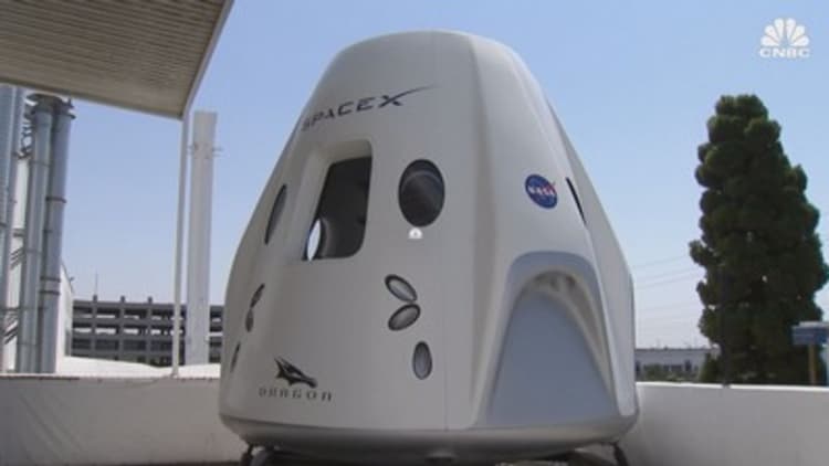 SpaceX reveals Crew Dragon capsule to the public