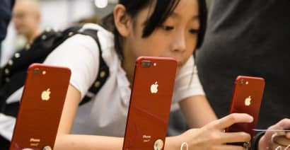 US-China trade tensions weigh on chipmakers, Apple ahead of G-20 summit