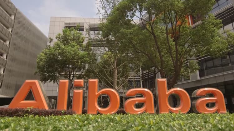 Alibaba sells off heading into earnings. One trader sees a buying opportunity